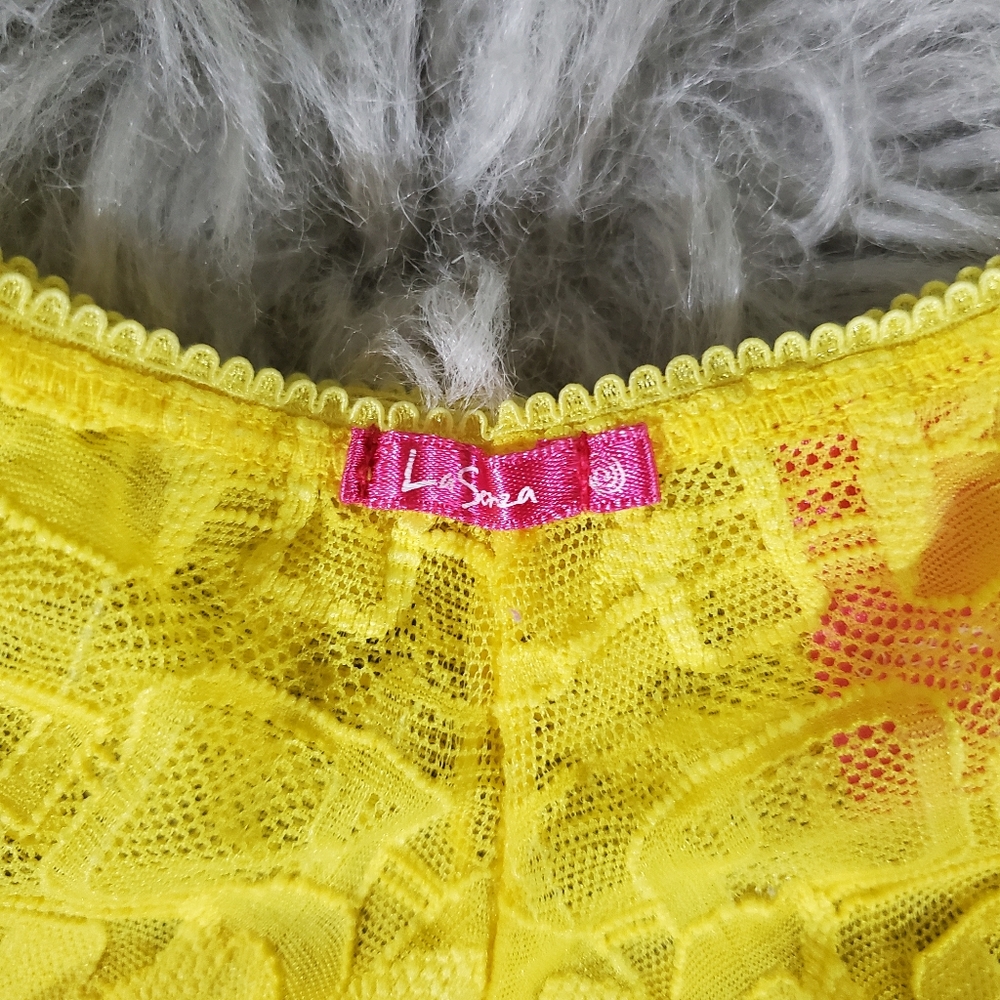 La Senza Candy -Yellow Lace Scalloped Cheeky Panty - Picture 4 of 8